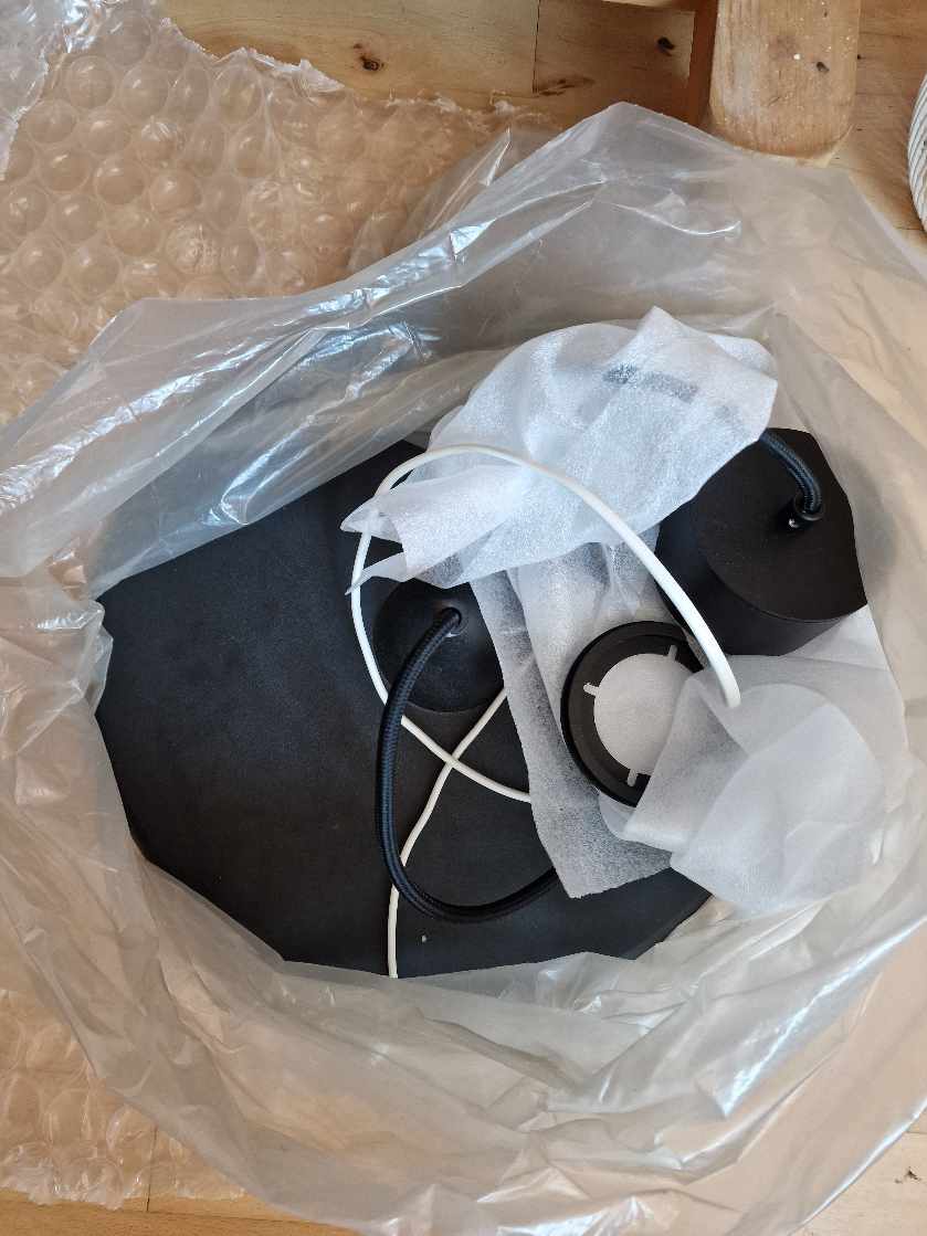 1 lampe opsætning i loft.