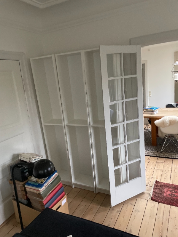 Hjælp til at få sat en Ikea reol ordentlig op (den er samlet)